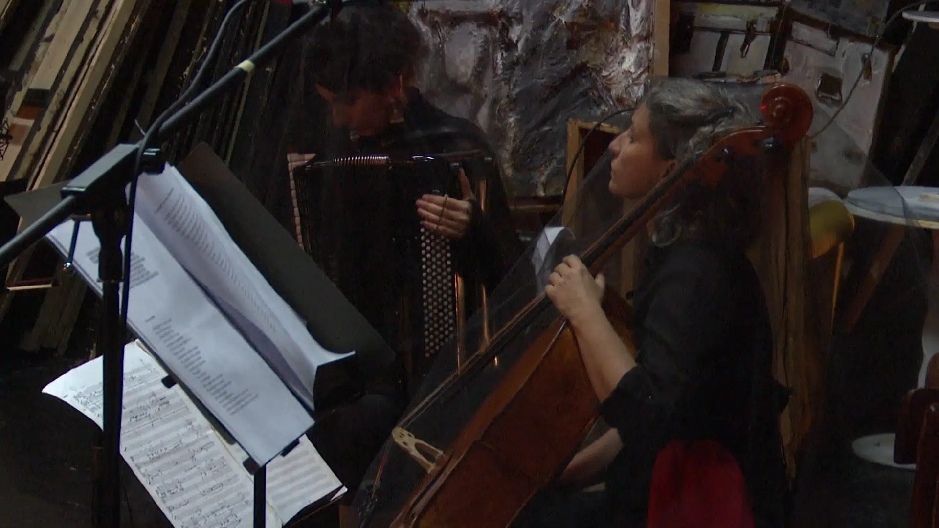 (Video) 3Bees u Tuzli održale muzičko-teatarski performans povodom Dana pobjede nad fašizmom (Video) 3Bees u Tuzli održale muzičko-teatarski performans povodom Dana pobjede nad fašizmom