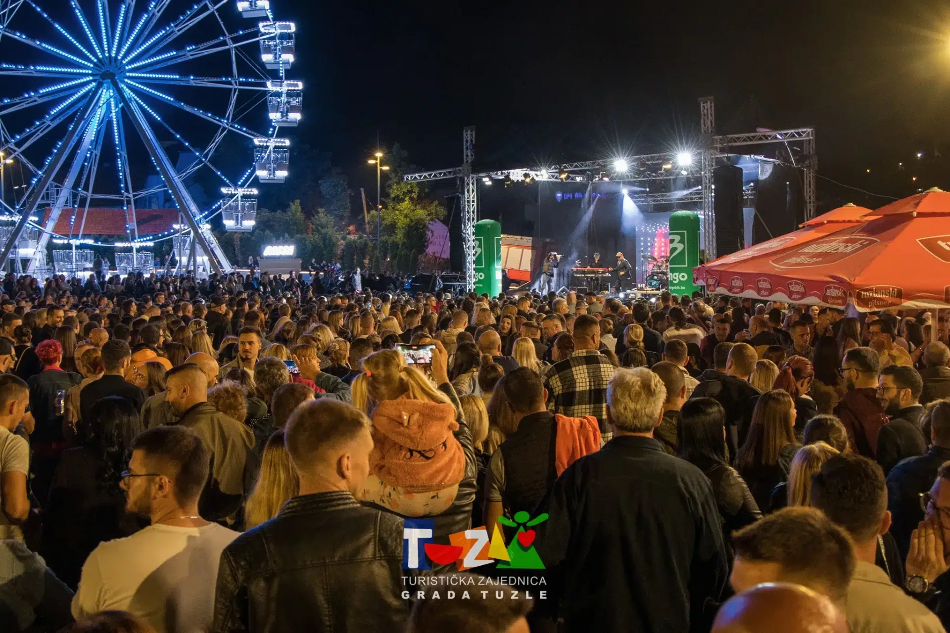 Prepun Trg slobode  horski pjevao brojne hitove Tropico Benda