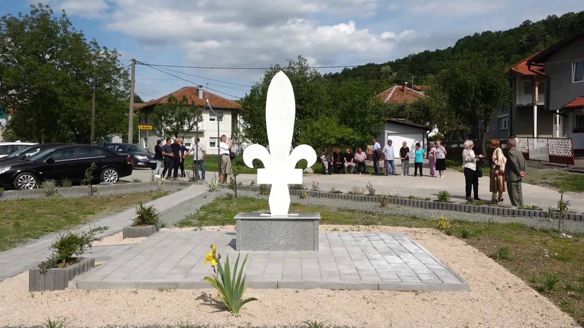 () Izgrađen spomen park u Dobrinji stradalim šehidima i borcima u periodu agresije na BiH 1992- 1995. godina