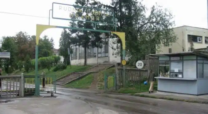 Nesreća u rudniku u Tuzli, rudar zatrpan zemljom, traje akcija spašavanja