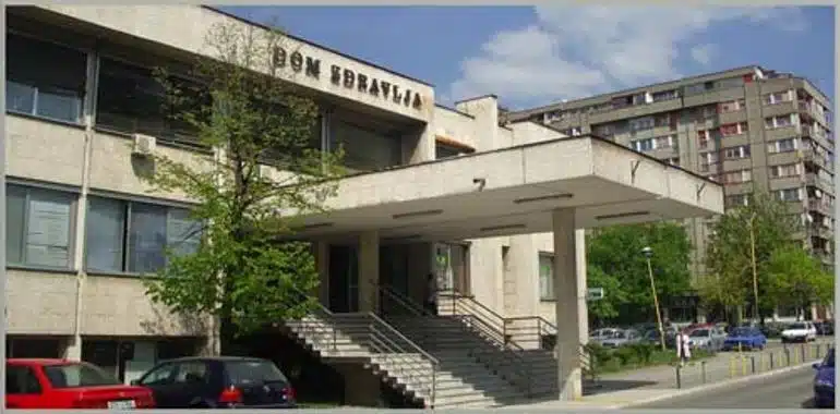 Promjene u radnom vremenu Službi i odjeljenja Doma zdravlja Tuzla
