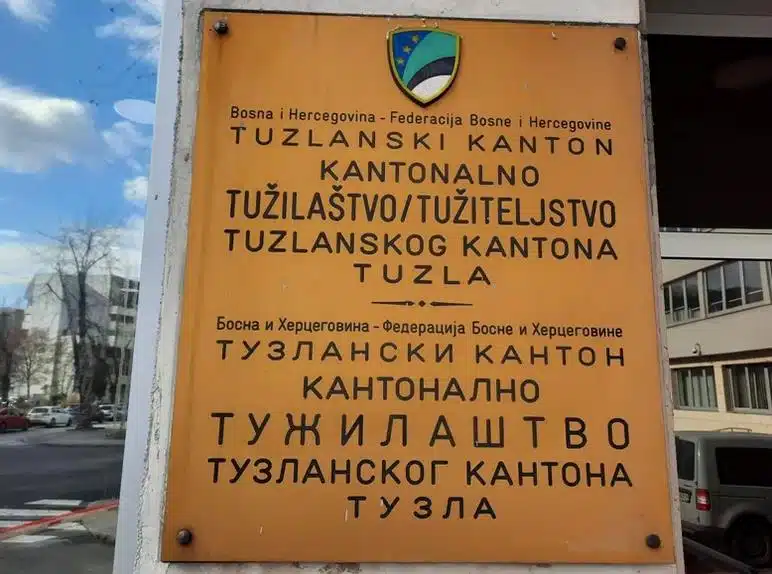 Tužilaštvo: U toku istraga u stanu na Stupinama gdje su pronađena mrtva tijela.