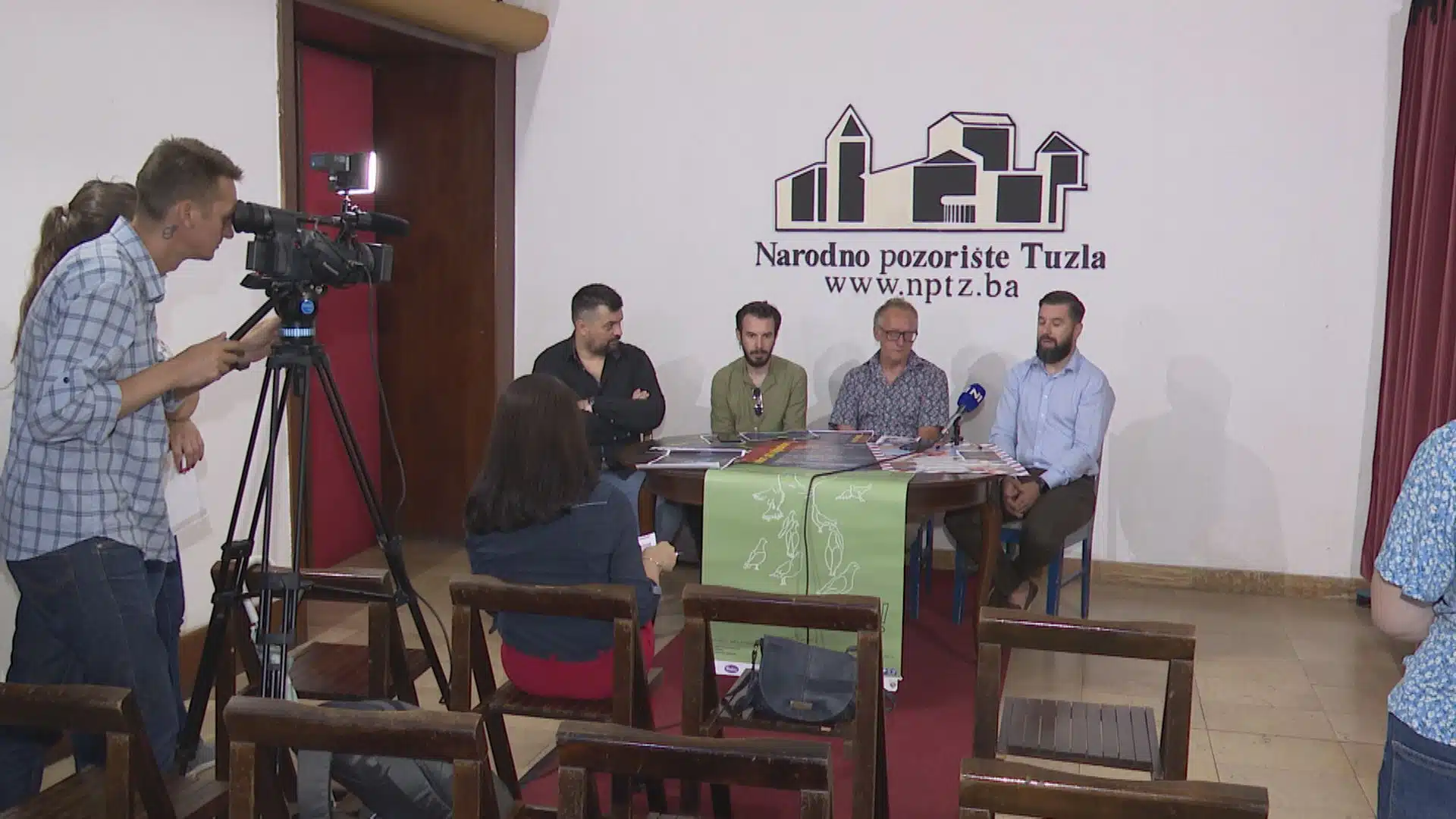 (Video) U Ljetnoj bašti Narodnog pozorišta Tuzla počinje “Teatar pod zvijezdama”