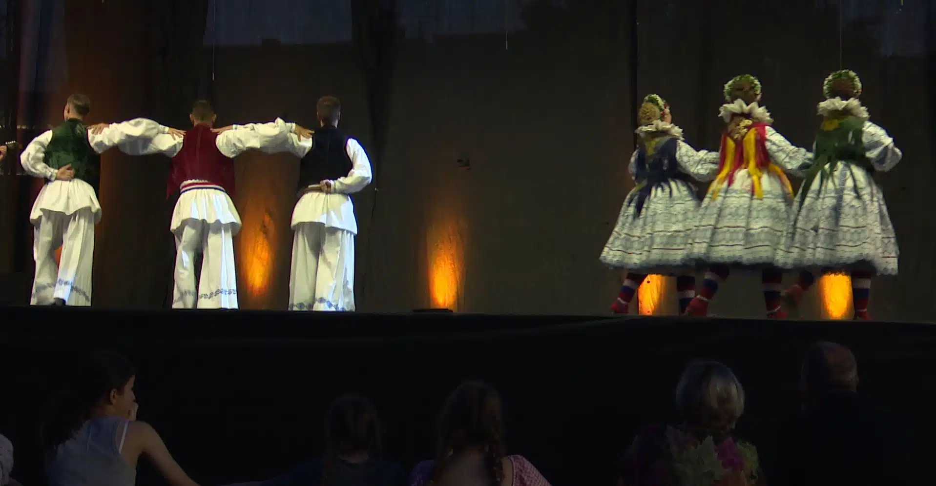 (Video) Ansambl LADO održao plesni koncert u Tuzli