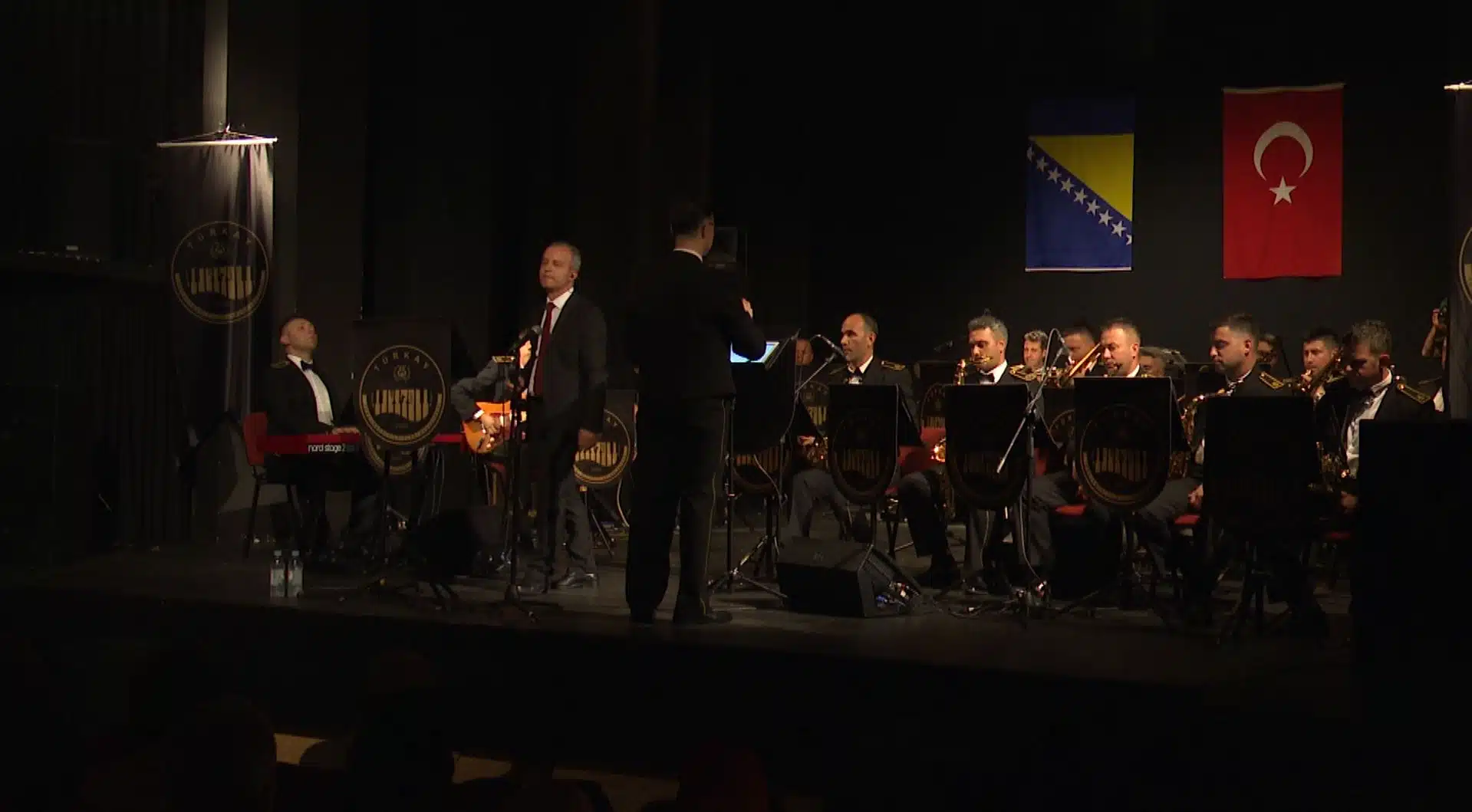 (Video) Spektakularni nastup orkestra Türkay oduševio tuzlansku publiku