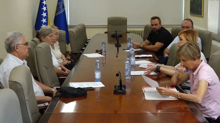 (Video) Predstavljen Javni poziv za dodjelu finansijskih sredstava za podršku projekata neprofitnih organizacija, u oblasti poduzetništva i poljoprivrede