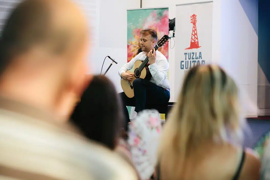 Koncert Sanela Redžića i izložba Safeta Zeca na otvaranju Sedmice gitare u Tuzli