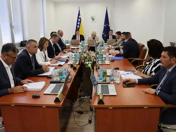 (Video) Vlada TK razmatrala više materijala koji se tiču rada i poslovanja Međunarodnog aerodroma Tuzla