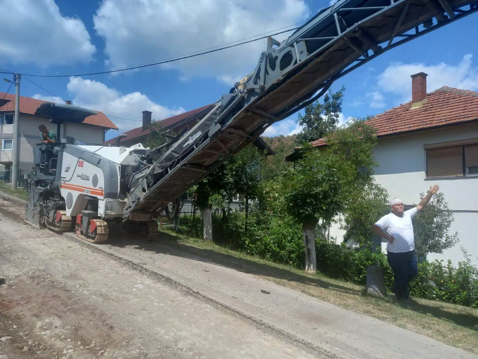 Počela sanacija saobraćajnice u tuzlanskom naselju Dobrnja