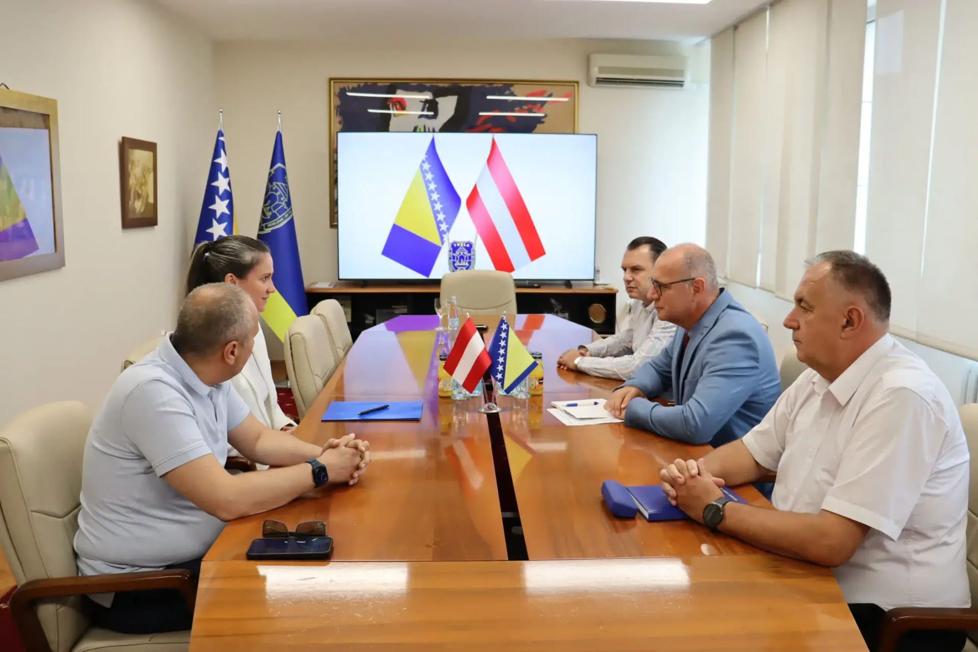 Trgovinska savjetnica Austrijske ambasade u Bosni i Hercegovini , Martha Suda sastala se sa gradonačelnikom Tuzle, Zijadom Lugavićem
