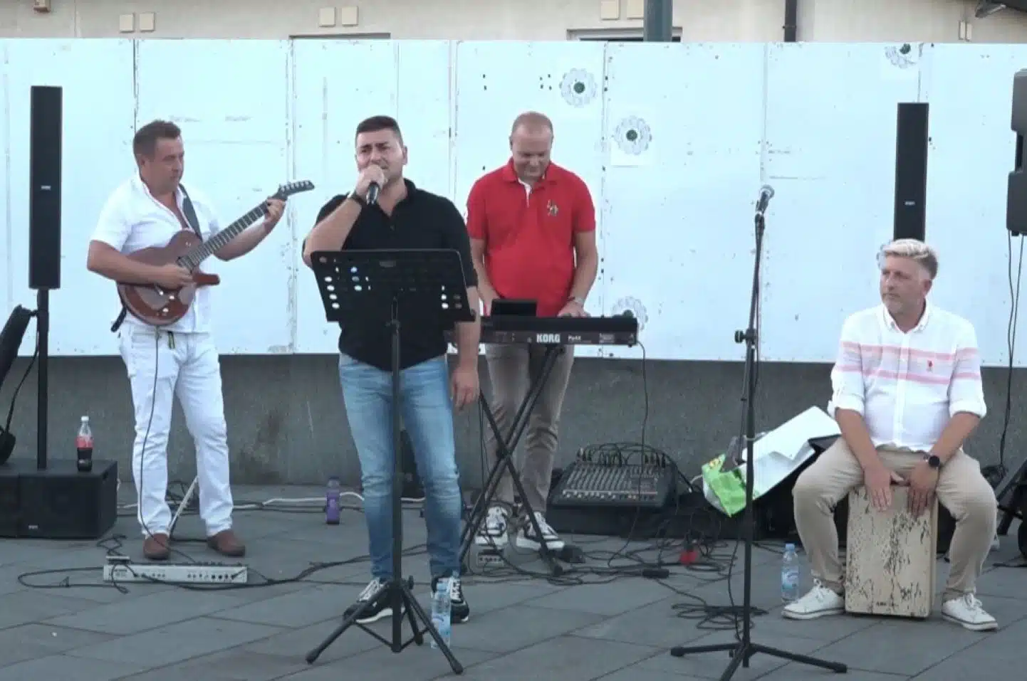 (Video) Ljeto u Tuzli: Na Trgu slobode održan koncert “Zlatna melodija”