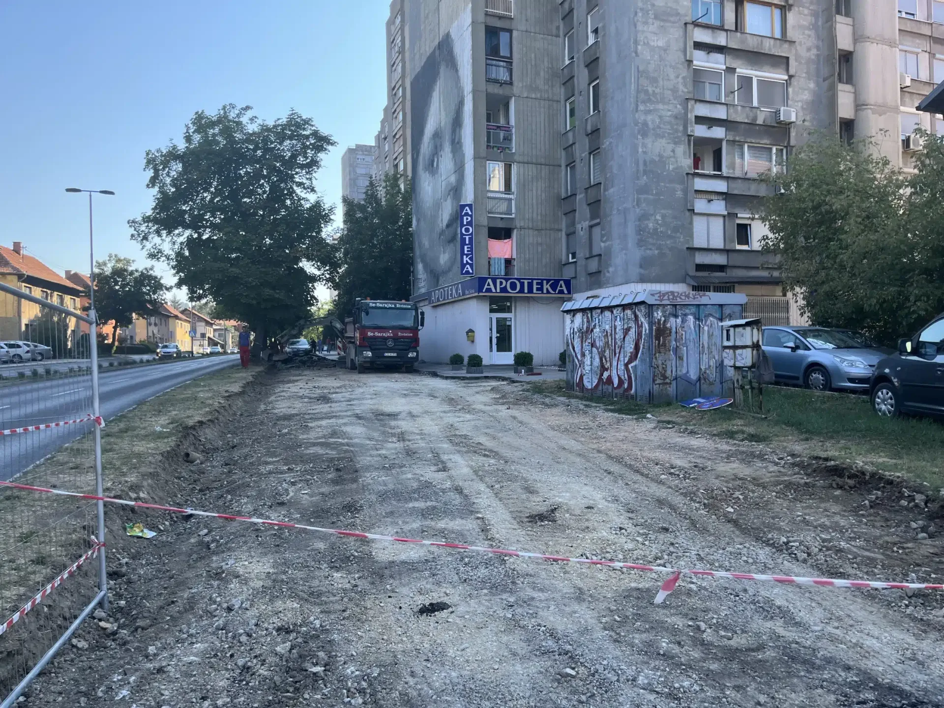 Grad Tuzla izvodi sanacione radove na putnoj infrastrukturi u naselju Irac (VIDEO)