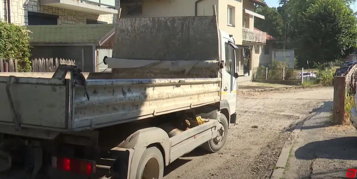 (Video) U toku izvođenje infrastrukturnih radova u tuzlanskoj MZ Mosnik