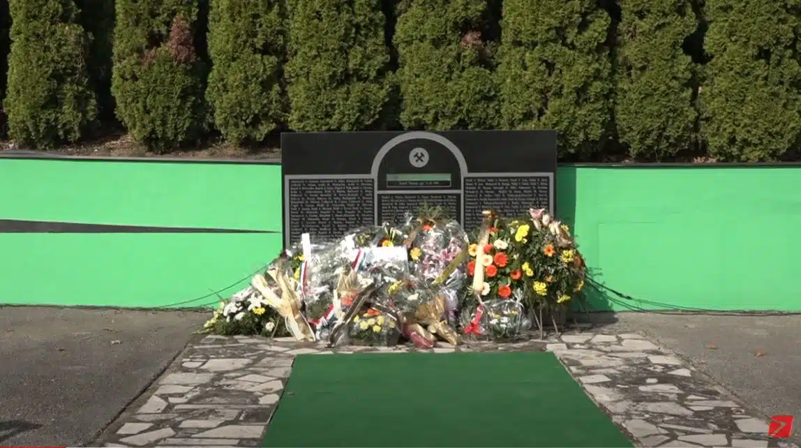 (Video) Obilježena 34. godišnjica od kolektivne rudarske nesreće u Rudniku lignita „Dobrnja –jug“ u Mramoru, u kojoj je živote izgubilo 180 rudara