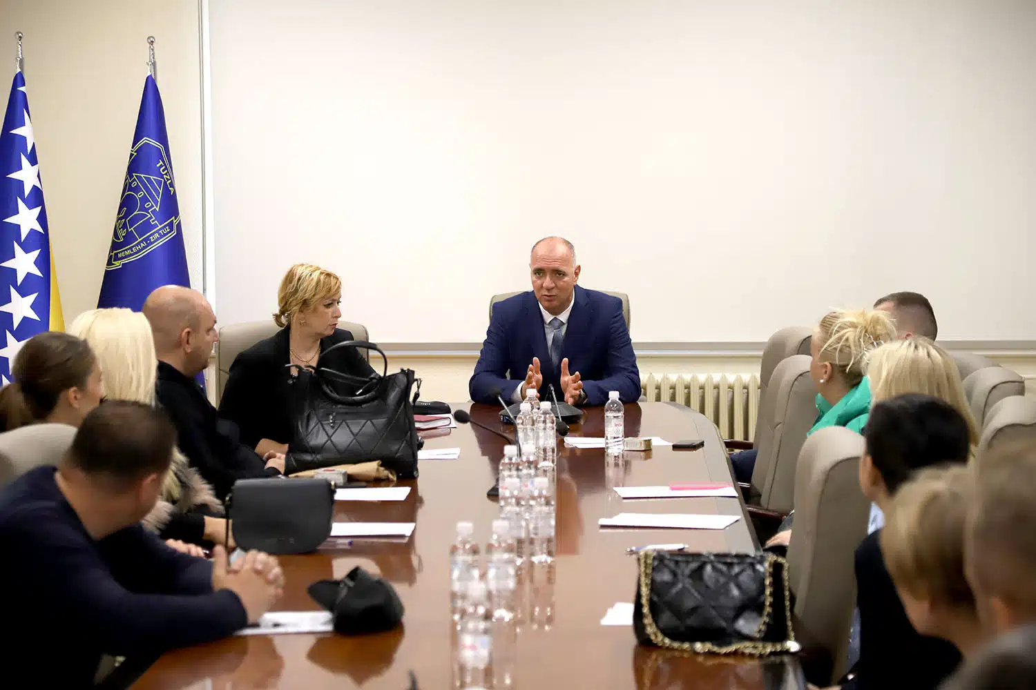 Grad Tuzla podržao zapošljavanje 14 mladih osoba iz marginaliziranih grupa stanovništva