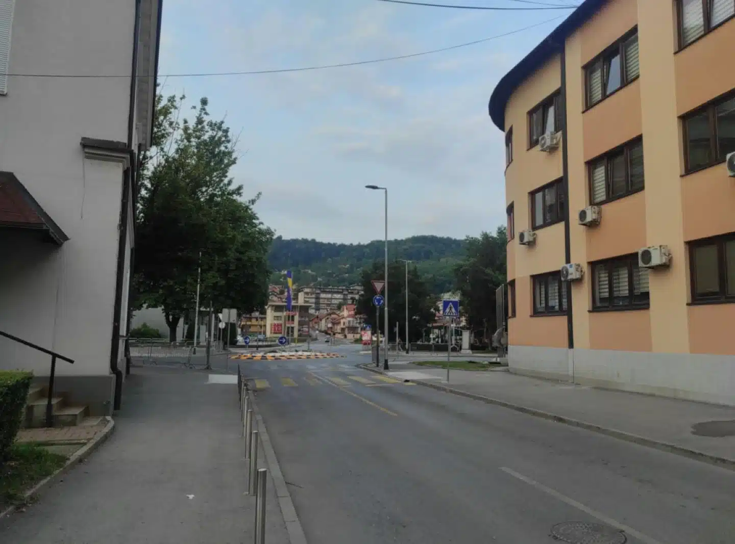 FHMZ: U BiH umjereno do pretežno oblačno, ponegdje sa slabijom kišom