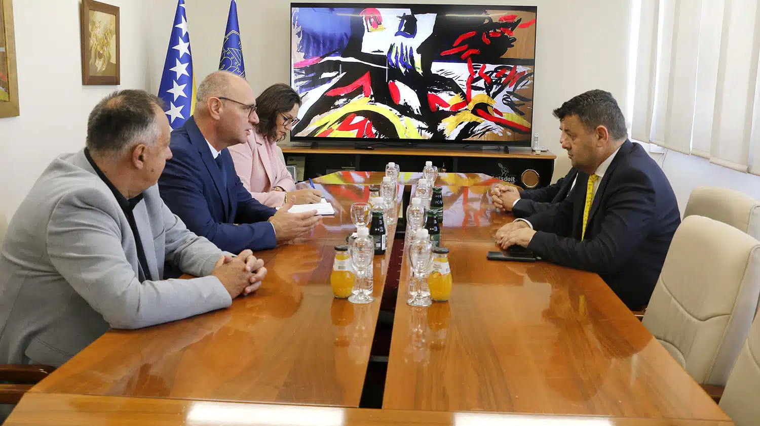 Ministar Hurtić i gradonačelnik Lugavić razgovarali o realizovanim projektima za unapređenje života građana Tuzle