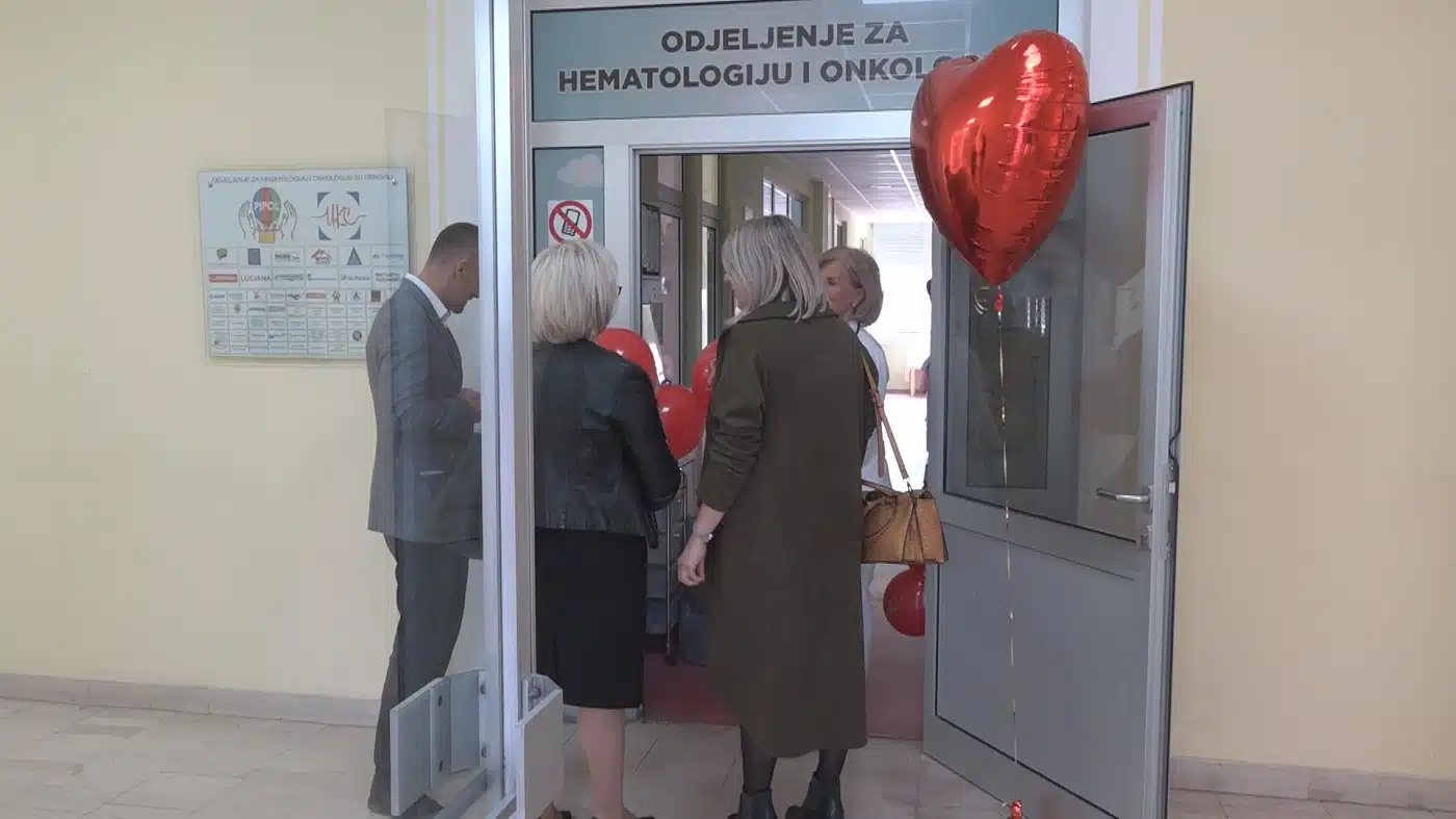 (VIDEO) “PIPOL” organizovao posjetu posjetu Odjeljenju za hematologiju i onkologiju na Klinici za dječije bolesti UKC-a Tuzla