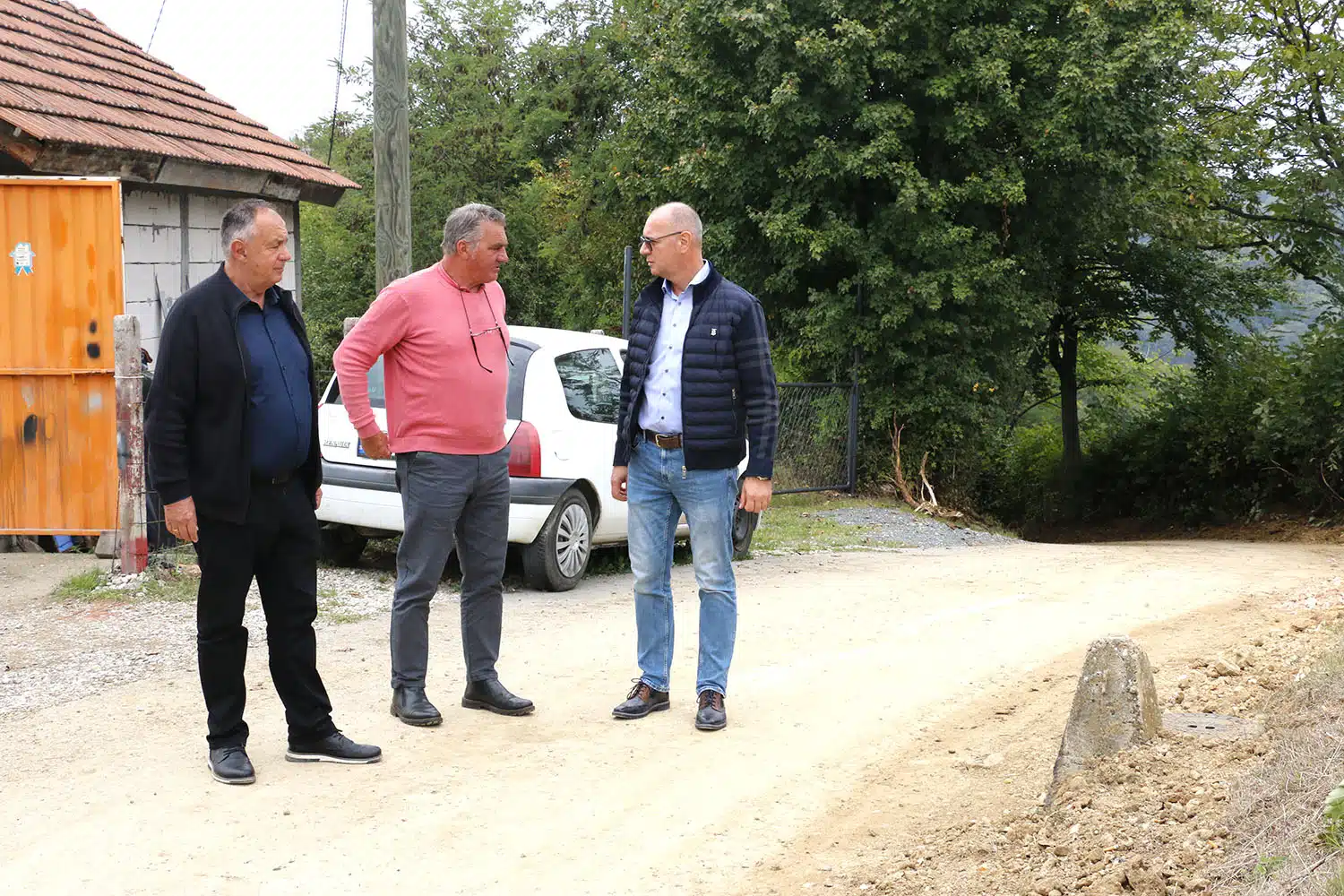 Gradonačelnik Lugavić posjetio naselje Piskavica, gdje su završeni radovi na izgradnji vodovodne mreže (VIDEO)