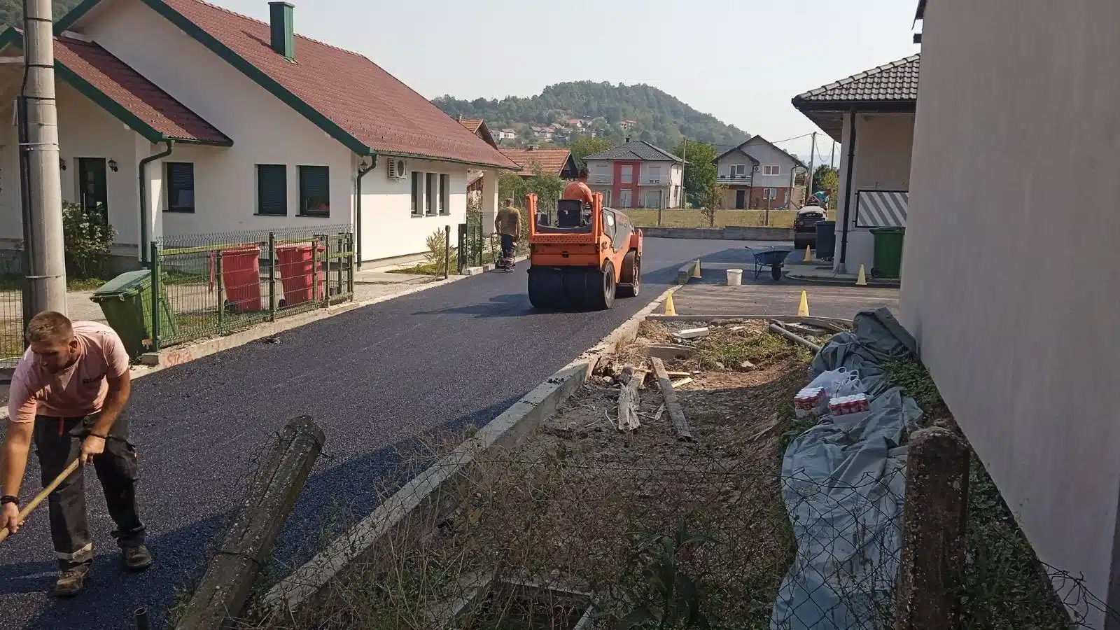 Završeno asfaltiranje puta u dijelu ulice Slavinovićkog odreda 1992. u Tuzli