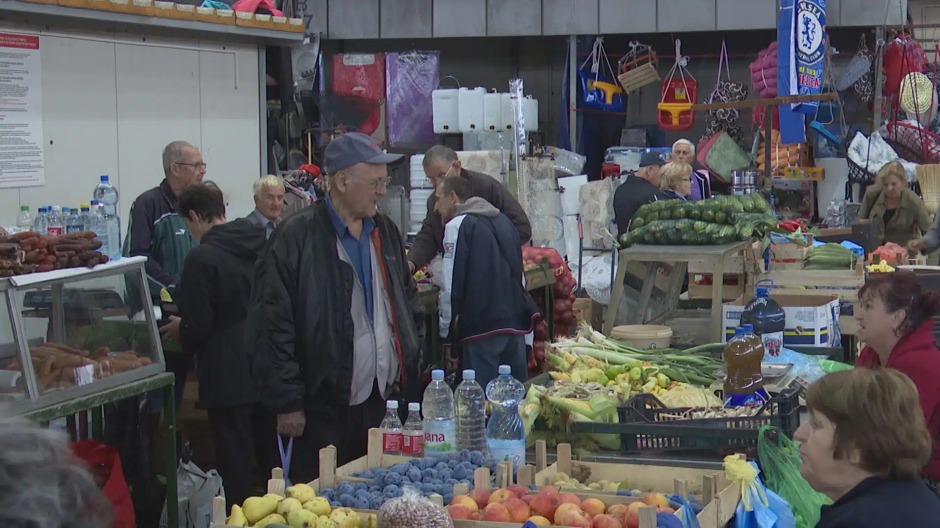 (Video) Pijačni dan u Tuzli, trgovci i kupci uglavnom zadovoljni, cijene nešto više