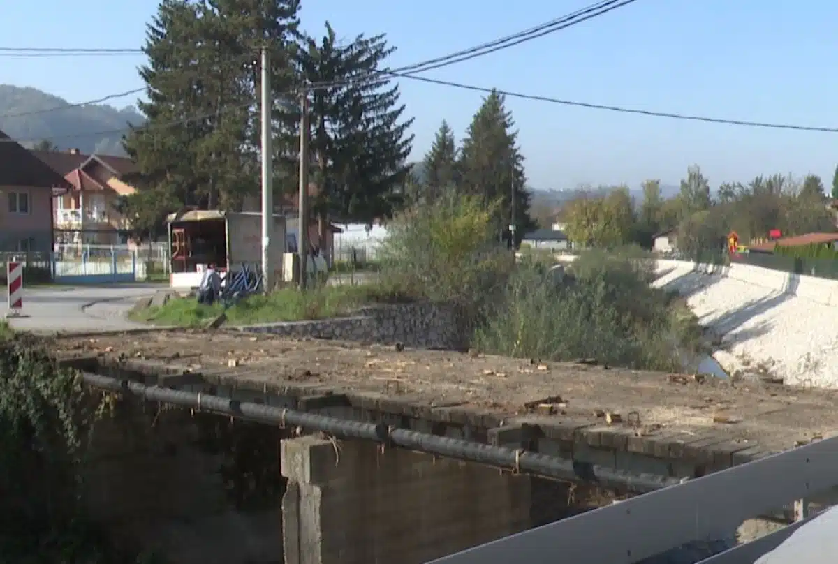 Počela sanacija mosta u tuzlanskom naselju Talijani (Video)