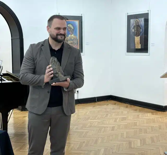 Cum grano salis: Nagrada Meša Selimović dodijeljena Kristianu Novaku za roman „Slučaj vlastite pogibelji“