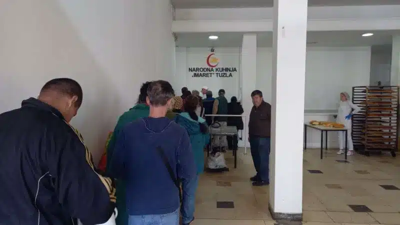 Merhametova narodna kuhinja u Tuzli dnevno pripremi 2.840 obroka