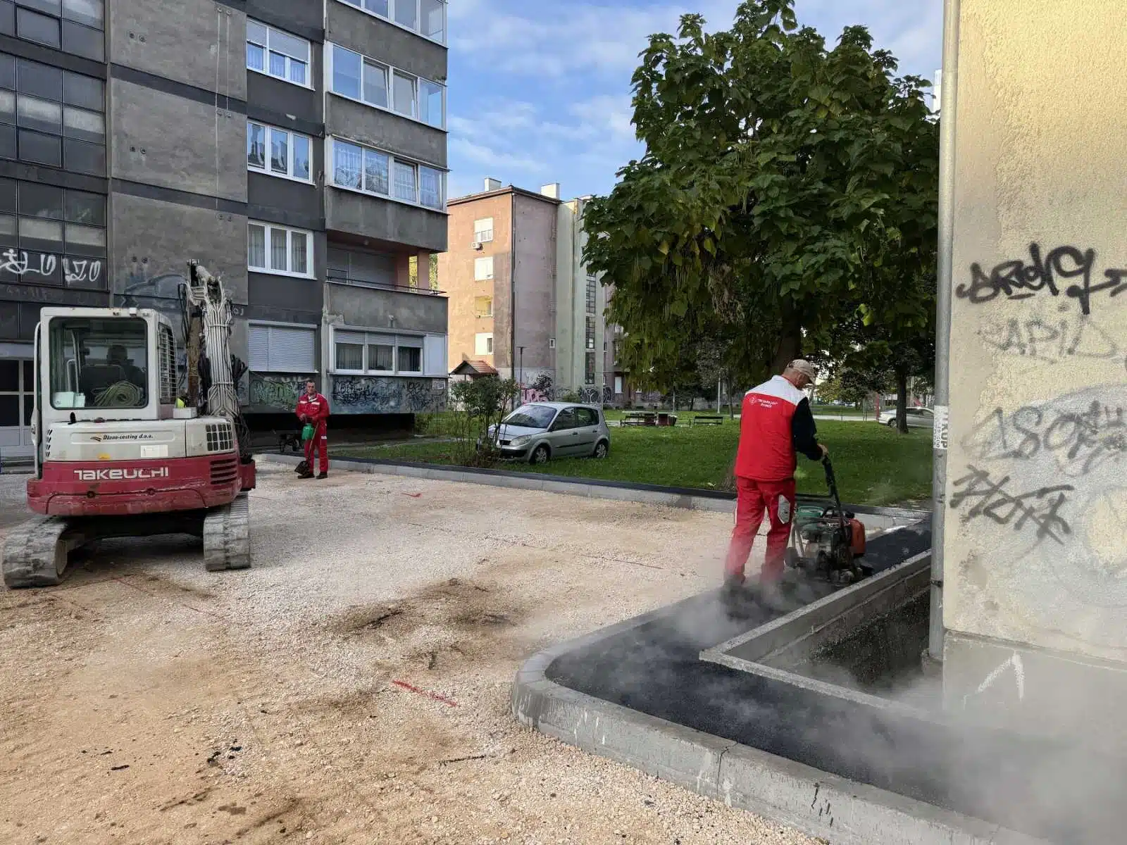 Građani Tuzle najavili protest protiv naplate parkinga u stambenim naseljima: „Dosta je!“