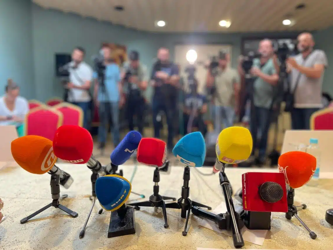 Pod lupom: Biračka mjesta zatvorena, do sad 135 težih izbornih nepravilnosti, izlaznost 46,1%