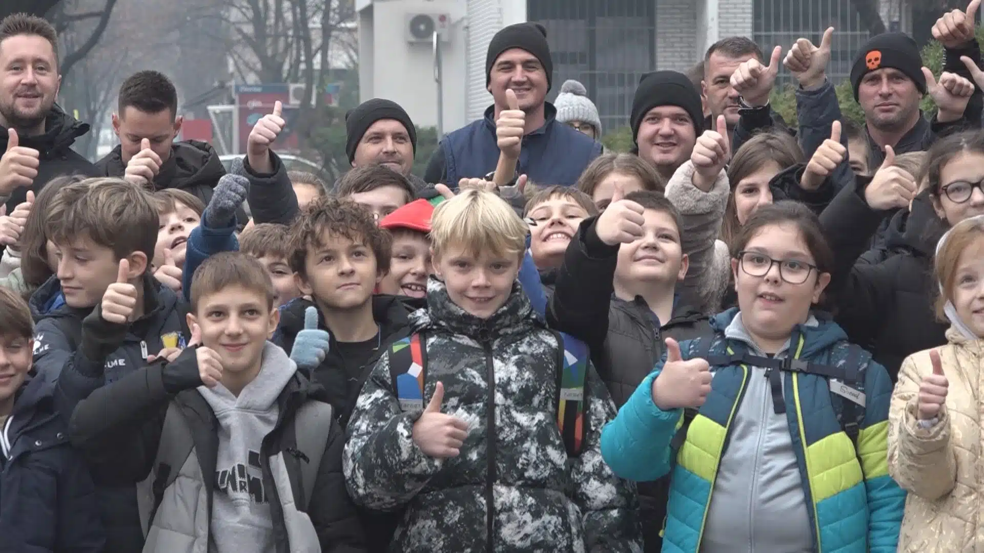 U Tuzli održana akcija “Drvo prijateljstva”, na tri lokacije zasađeno 100 stabala (VIDEO)