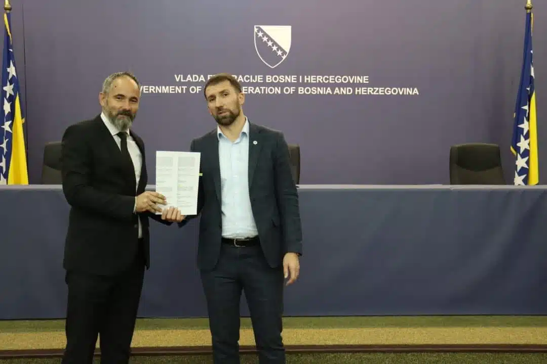 Tuzlanski Dom penzionera potpisao sporazum za nabavku bolničkih električnih kreveta sa Federalnom vladom