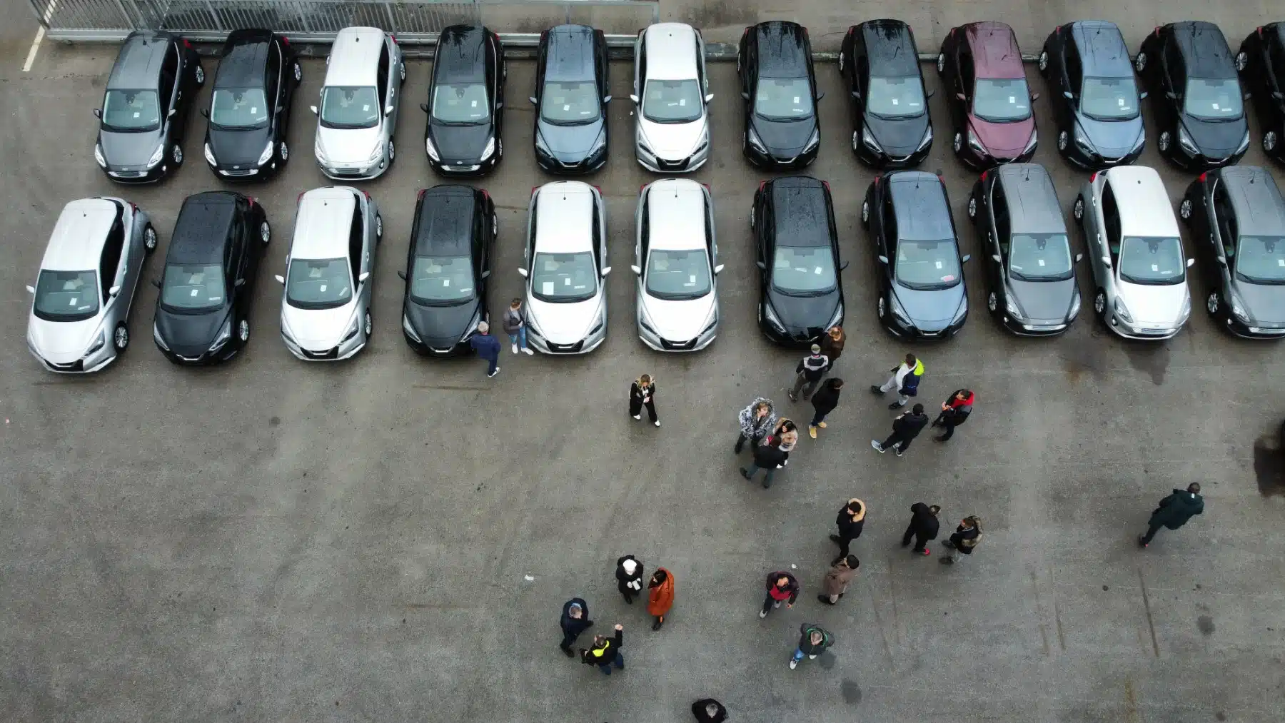 Privrednici ispunili obećanje-Uručeni ključevi automobila za 40 porodica iz poplavljenih područja