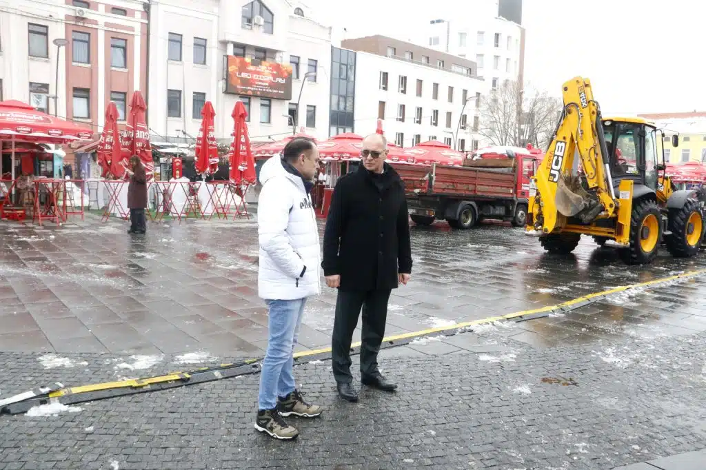 Na Trgu slobode u Tuzli obilježen katolički Božić (FOTO) Na Trgu slobode u Tuzli obilježen katolički Božić (FOTO)