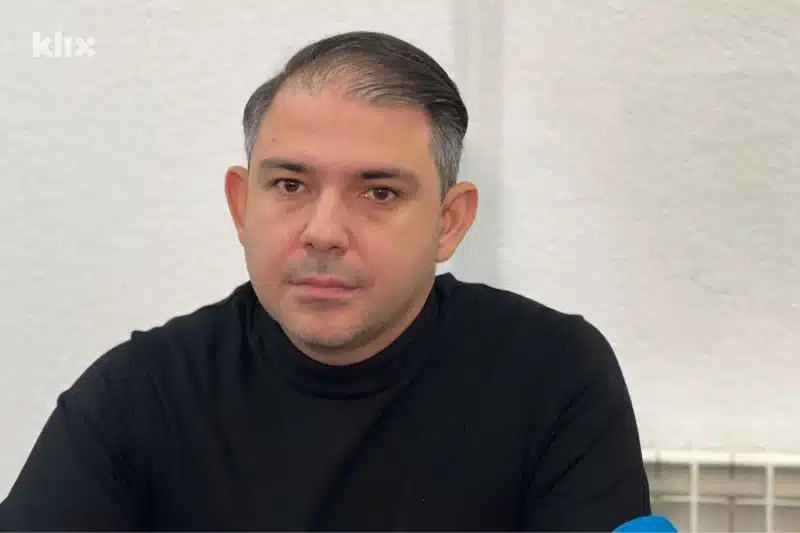 Direktor srednje škole u Tuzli smijenjen, ali ne zbog optužbi za nedolično ponašanje prema učenicima