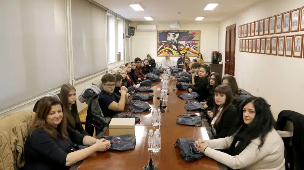 Gradonačelnik Lugavić ugostio profesore i učenike iz Tuzle i Zrenjanina u okviru međunarodnog programa razmjene “SuperSchools” (FOTO)