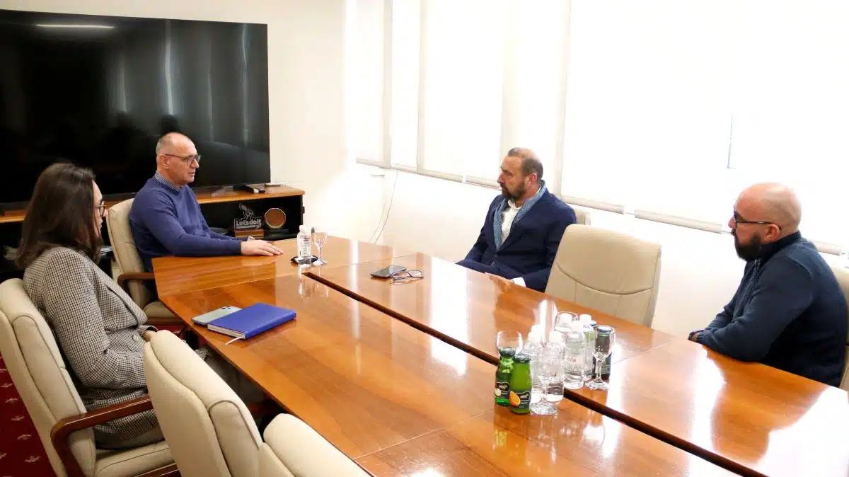 Gradonačelnik Tuzle ugostio predstavnike producentske kuće Deblokada iz Sarajeva
