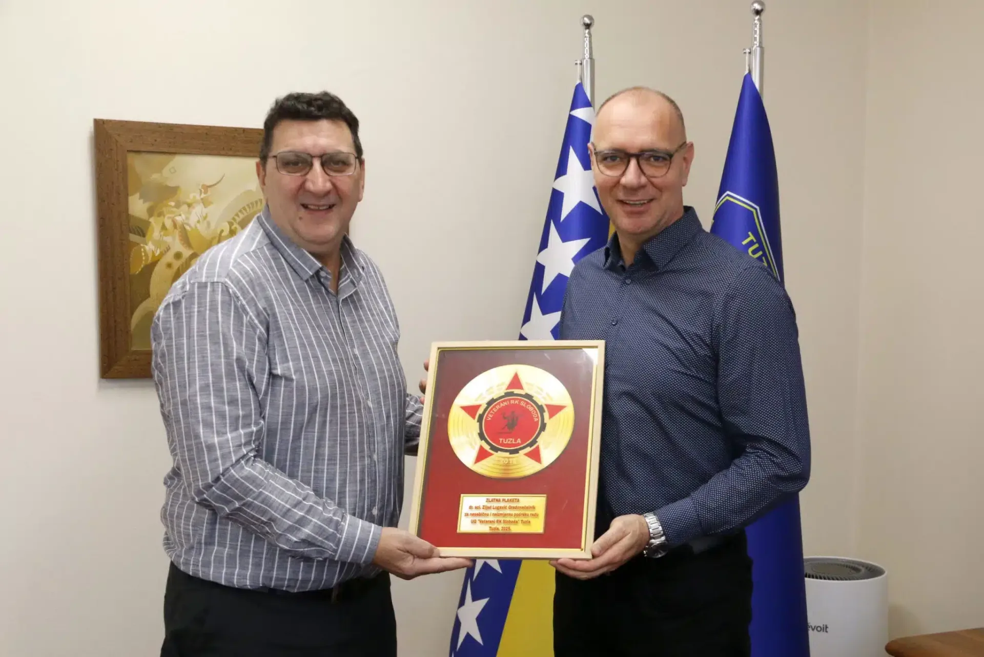 Gradonačelnik Tuzle primio predstavnike UG “Veterani RK Sloboda”, organizatore turnira “Rukomet na zrnu soli 2025”