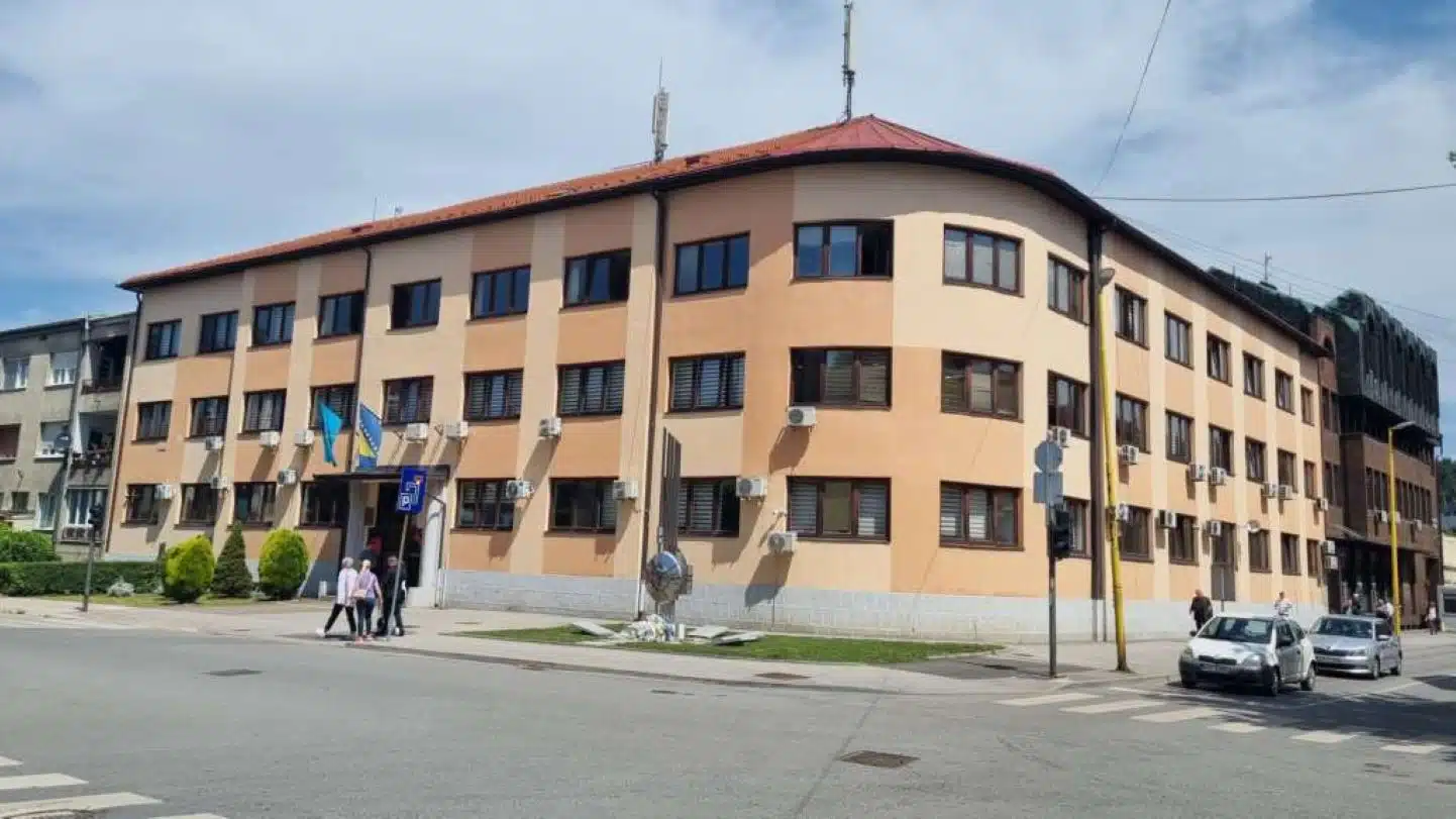 Privremena obustava izdavanja ličnih dokumenata u TK
