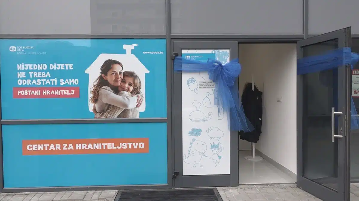 U Tuzli otvoren prvi Centar za podršku hraniteljskim porodicama u Tuzlanskom kantonu (VIDEO)