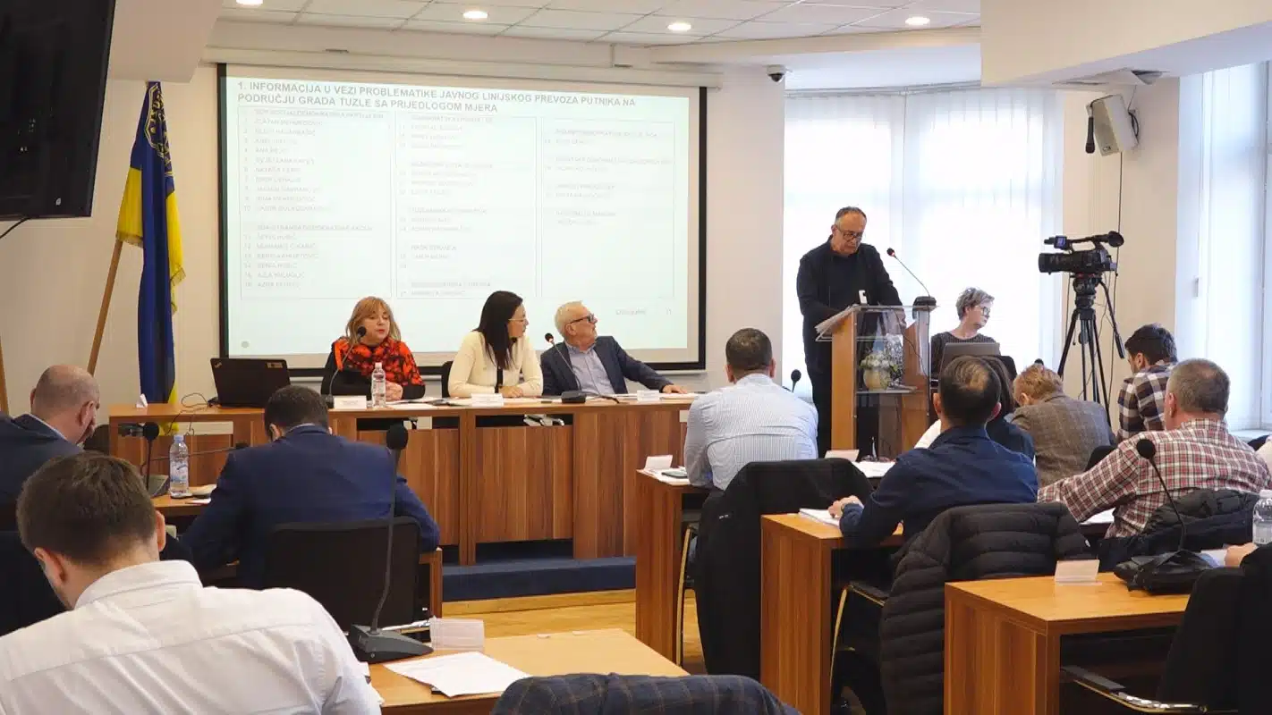 Zasjedalo Gradsko vijeće, Tuzla traži novog privatnika za obavljanje javnog prijevoza, moguća i refundacija voznih karti