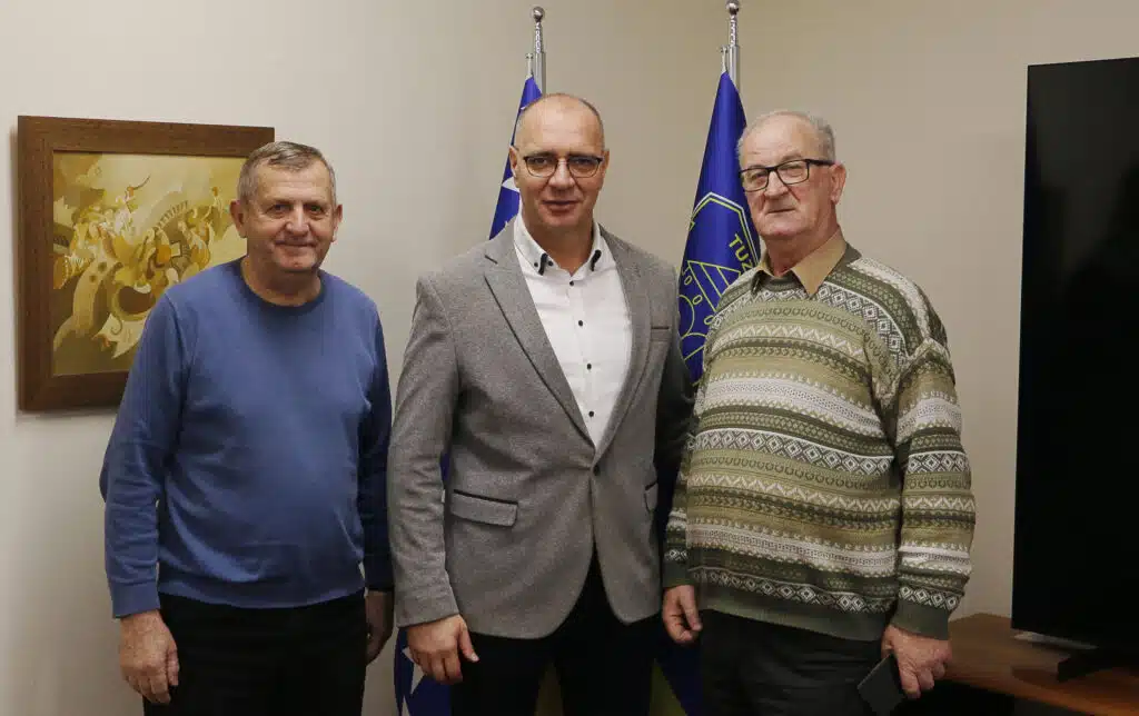 Gradonačelnik Tuzle razgovarao sa predstavnicima Inicijativne grupe Aktivno starenje Kreka (FOTO)