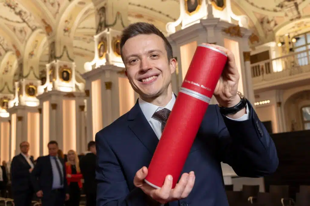 Tuzlak Fikret Bašić dobitnik visokog priznanja austrijskog predsjednika za akademska postignuća