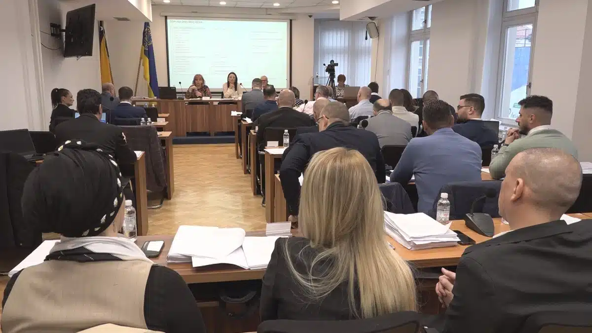 Usvojen rebalans Budžeta Grada Tuzla, stvoreni uslovi za finansiranje obavljanja linijskog prijevoza na području grada (VIDEO)