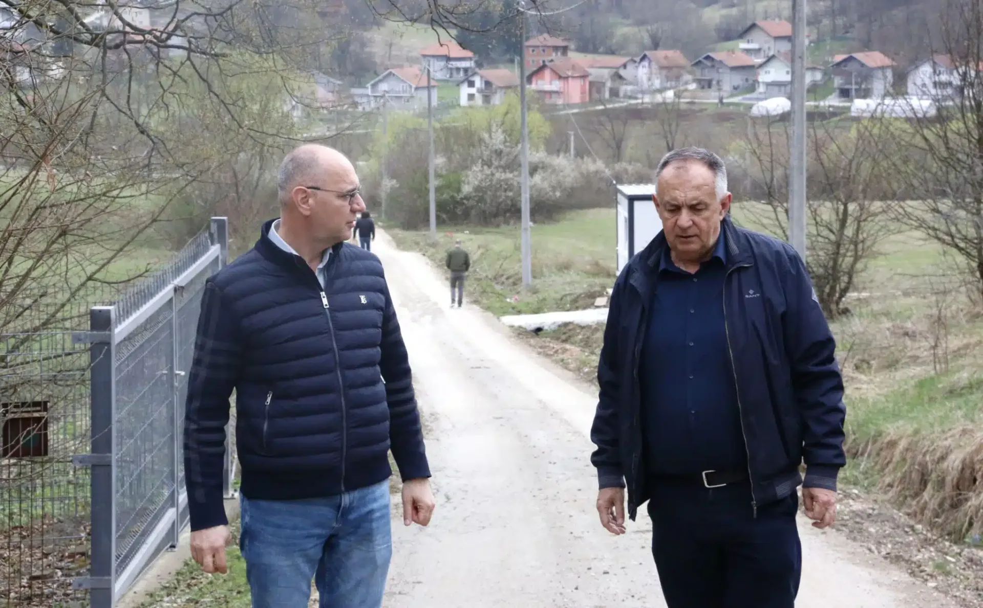 Gradonačelnik Lugavić posjetio MZ Gornja Tuzla, u naselju Polom puštena u rad nova vodovodna mreža