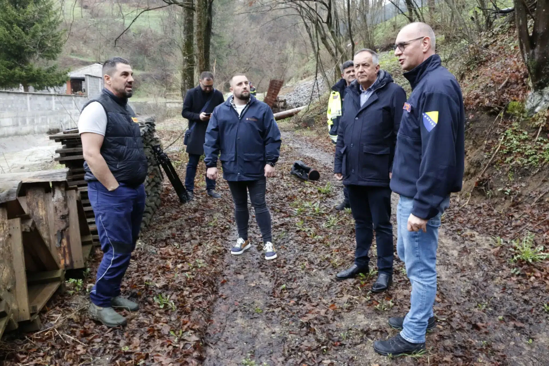 Gradonačelnik Tuzle sa saradnicima na terenu – sve službe u pripravnosti zbog obilnih padavina (FOTO)