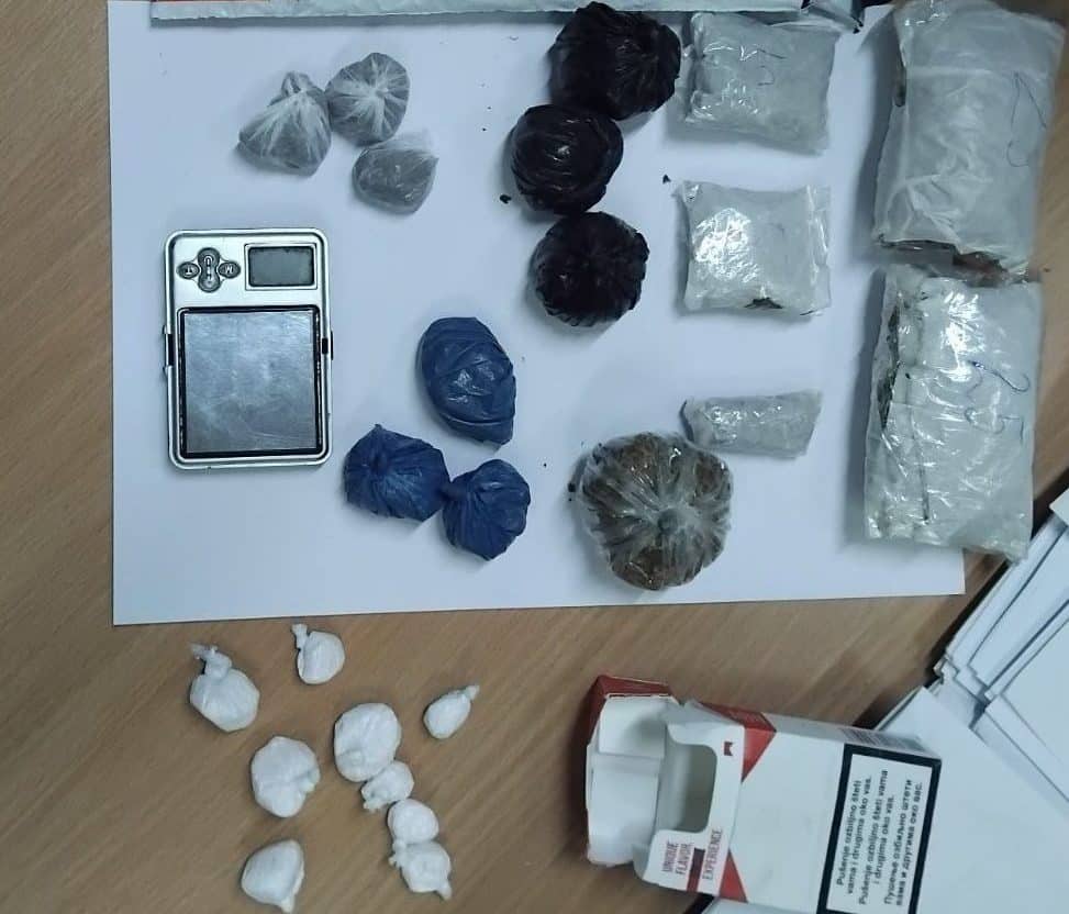 Policija TK zaplijenila opojne droge u pretresima na više lokacija (FOTO)
