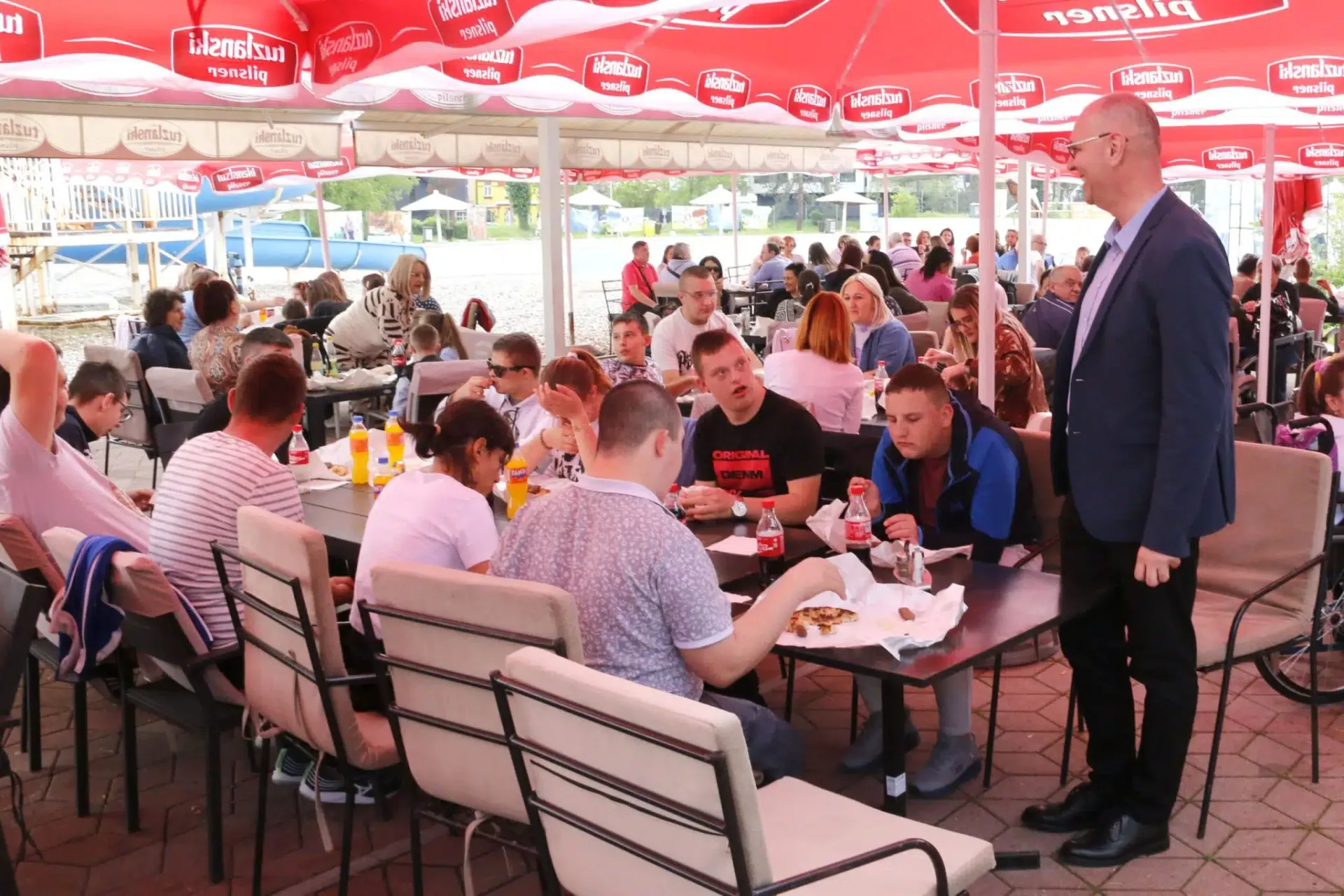Gradonačelnik Lugavić na tradicionalnom prvomajskom druženju s djecom i mladima iz tuzlanskih ustanova i udruženja