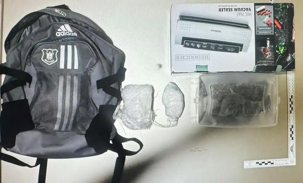 U akciji MUP-a TK zaplijenjene opojne droge, uhapšene četiri osobe (FOTO) U akciji MUP-a TK zaplijenjene opojne droge, uhapšene četiri osobe (FOTO)