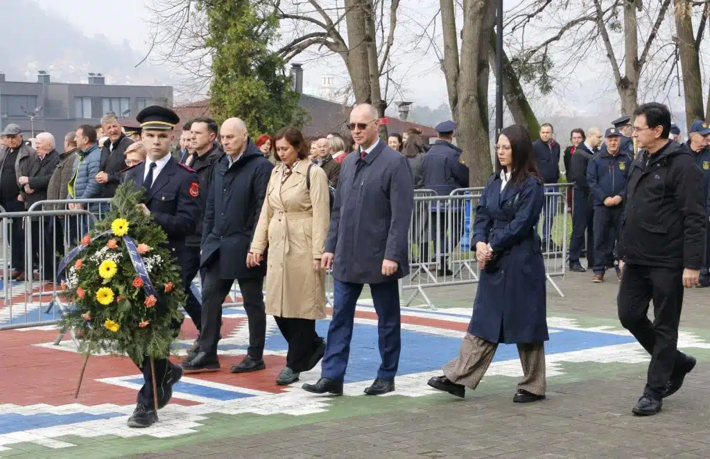 Tuzla obilježila 4. april – Dan kada je Tuzla stala u odbranu zajedničkog života (FOTO)